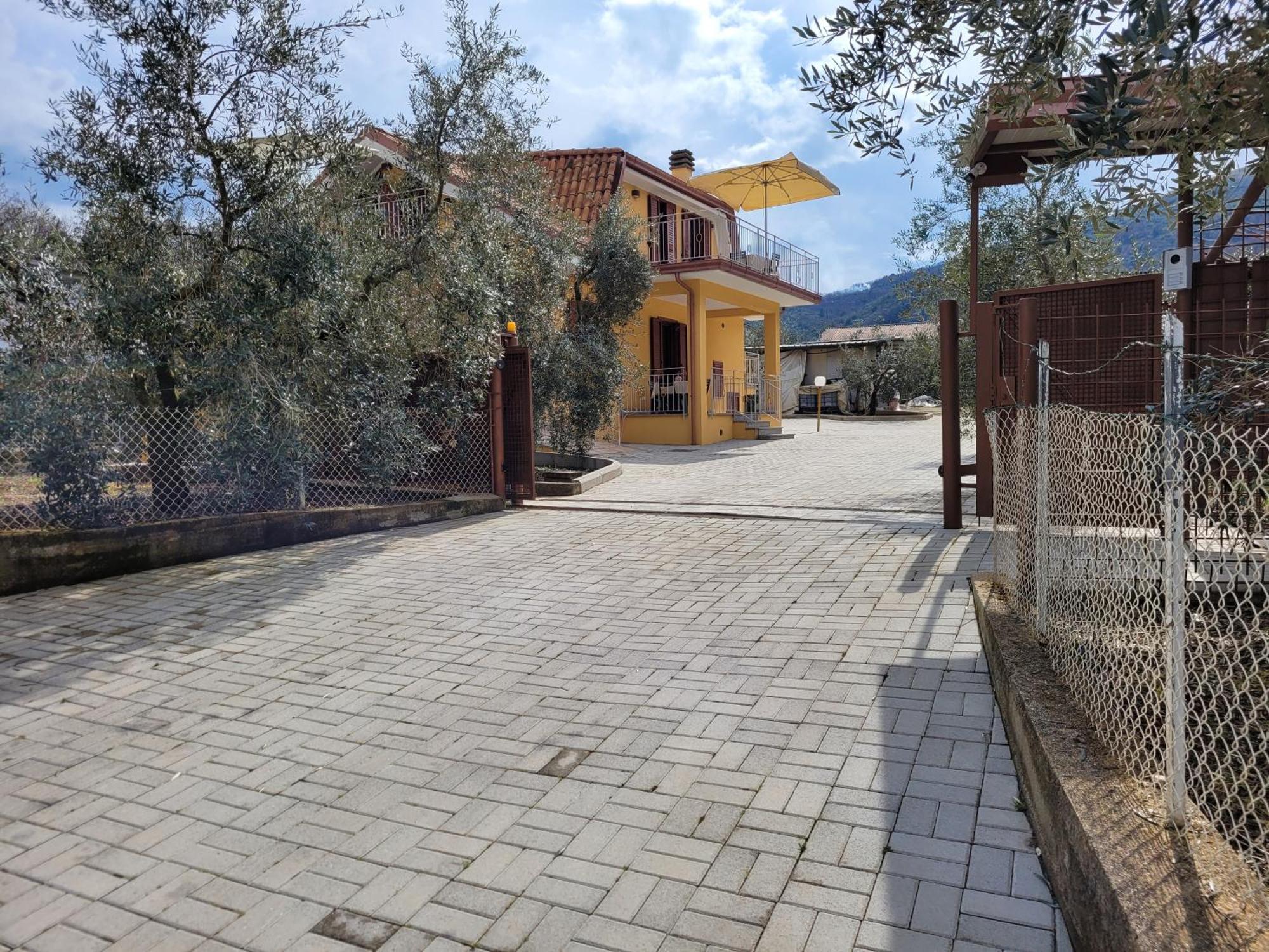 Alloggio Turistico Magnifico Alessandro Lenola Exterior photo